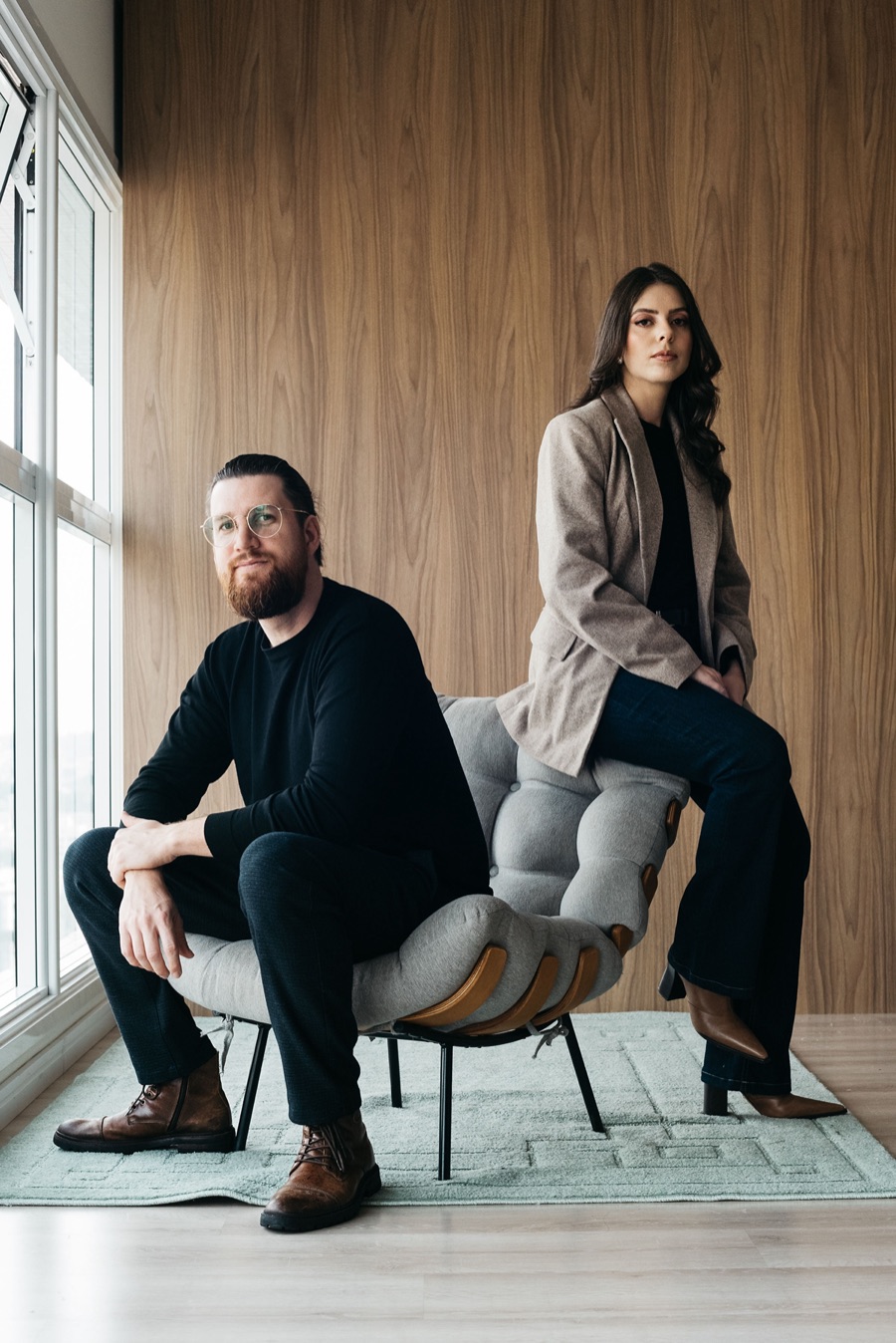 Lucas Tofoli and Angela Slomp, founders of Slomp Consulting